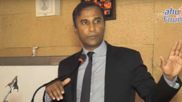 Dr. V.A. Shiva Ayyadurai Moderates Debate: Is GMO Good for India? - Part1